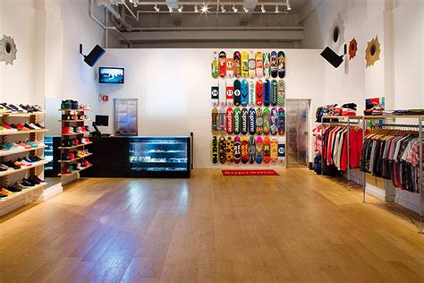 supreme streetwear stores.